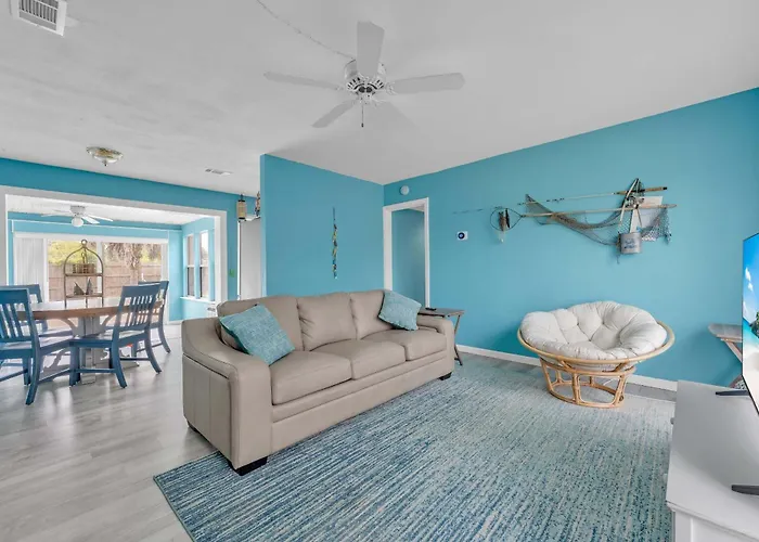 Holiday home Family Getaway W-pool Park & Near Beaches