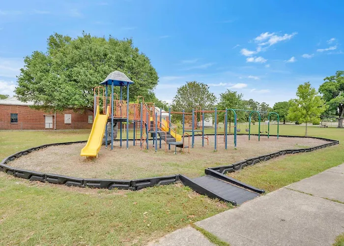 Holiday home Family Getaway W-pool Park & Near Beaches Pensacola