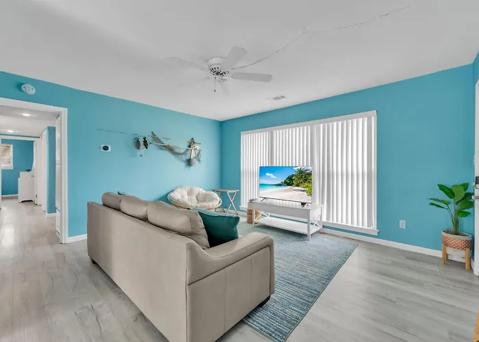 Family Getaway W-pool Park & Near Beaches Holiday home