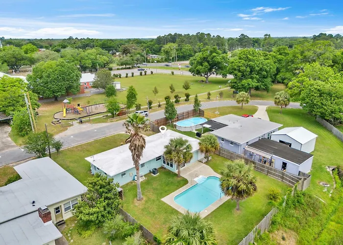 Family Getaway W-pool Park & Near Beaches Holiday home Pensacola